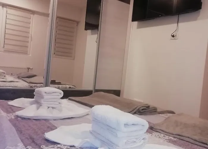 Centar 2 شقة Užice